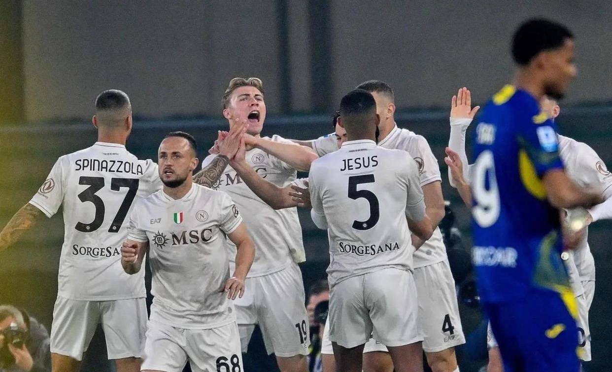 281天等待终迎爆发！卢卡库读秒绝杀救主，国米豪取8连胜，狂飙13分领跑意甲